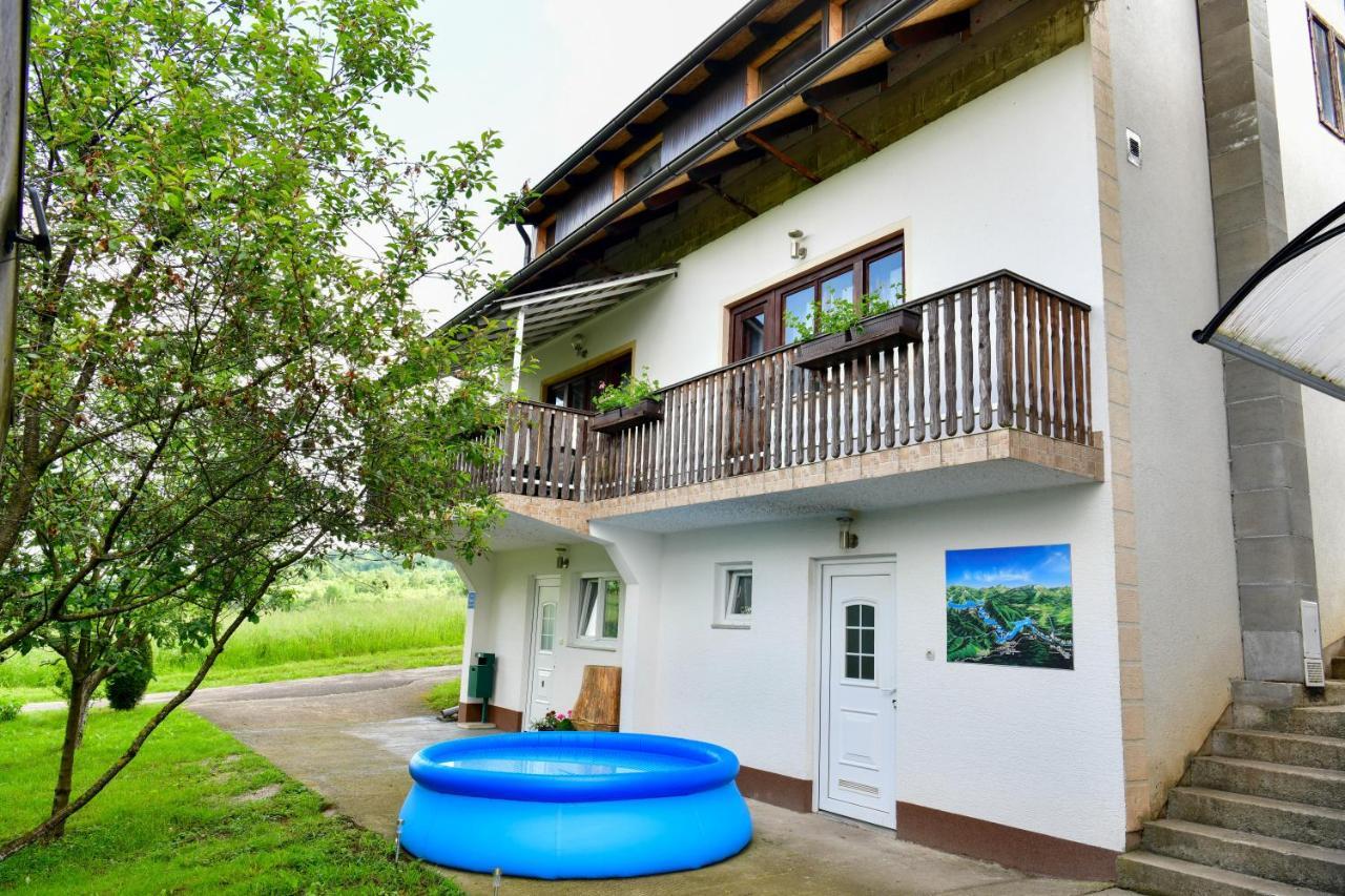 Apartman Leona Rakovica Exterior foto
