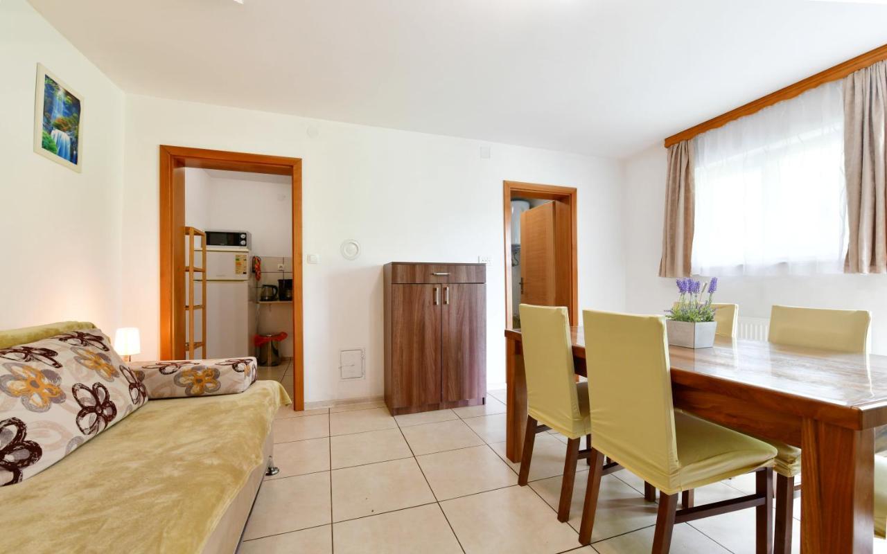 Apartman Leona Rakovica Exterior foto