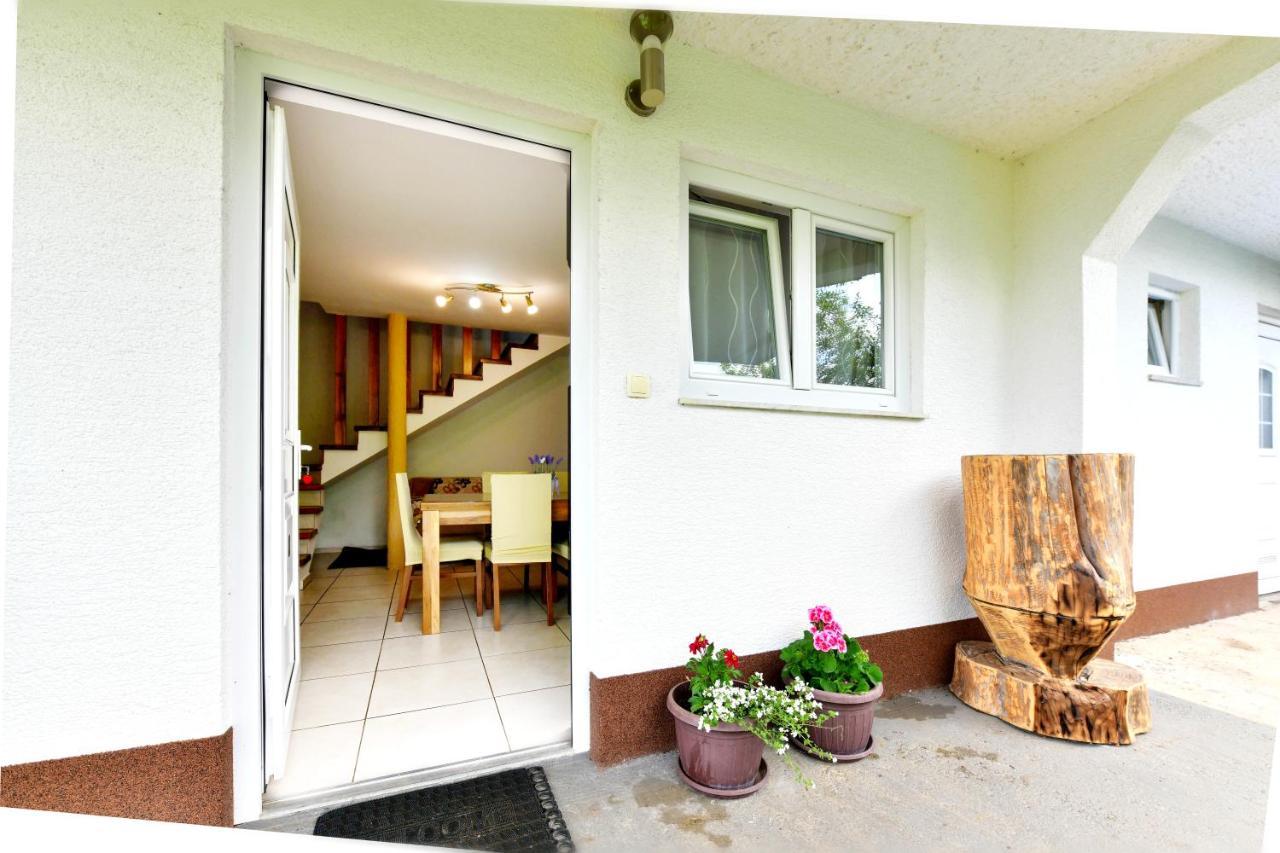 Apartman Leona Rakovica Exterior foto