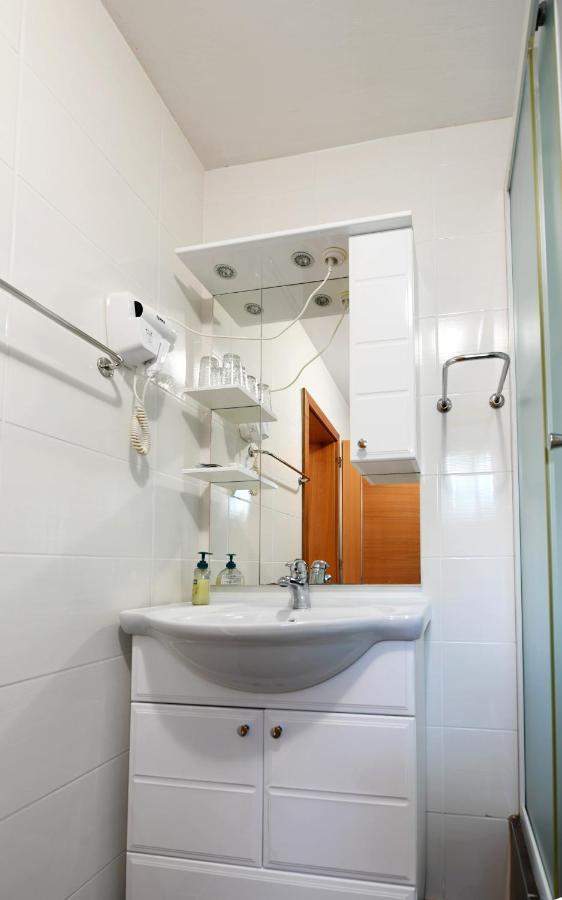 Apartman Leona Rakovica Exterior foto