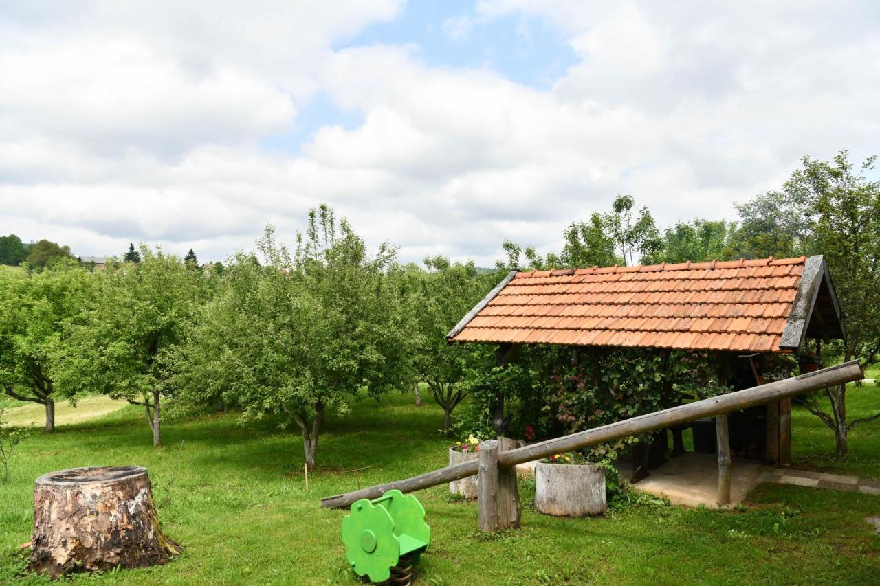 Apartman Leona Rakovica Exterior foto