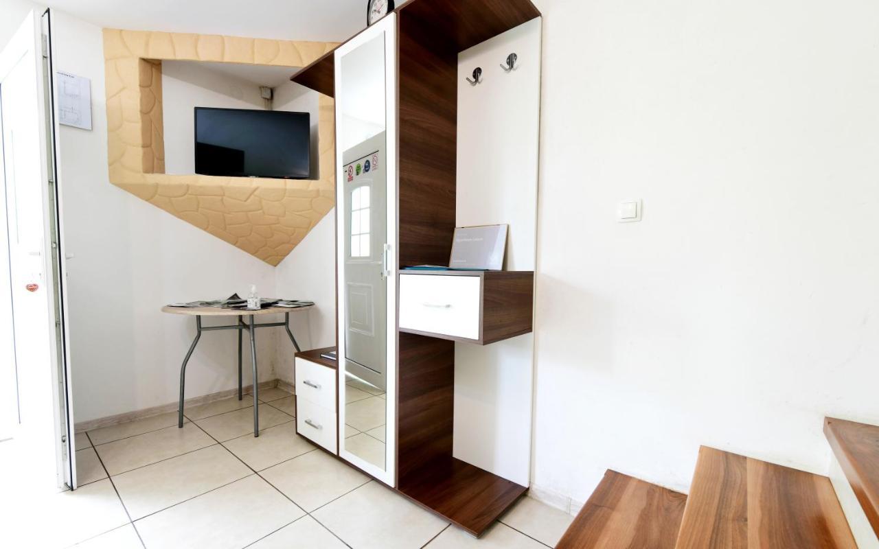 Apartman Leona Rakovica Exterior foto
