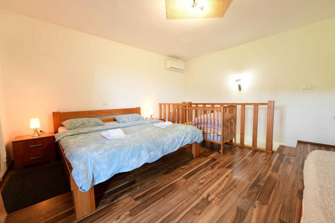 Apartman Leona Rakovica Exterior foto